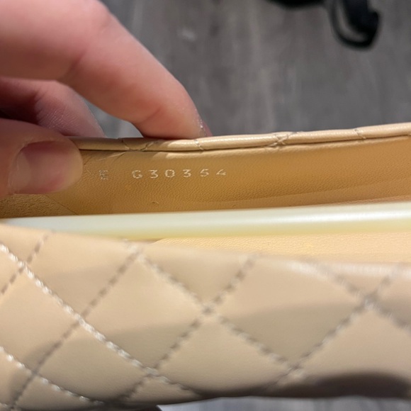 Chanel 2014 Interlocking CC Logo Pumps - Picture 6 of 7